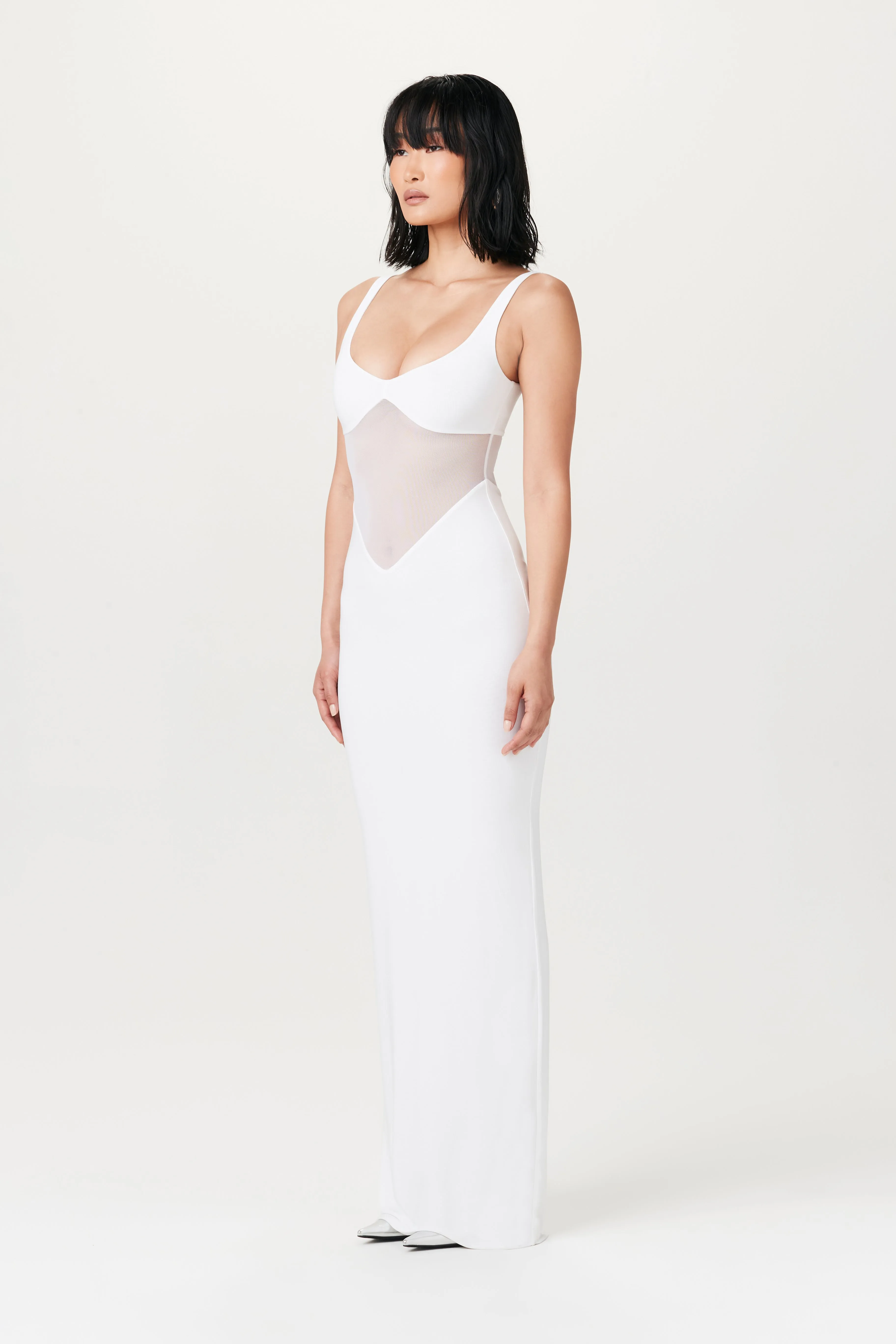 Elegant Hourglass Mesh Contrast Dress with Flattering Silhouette