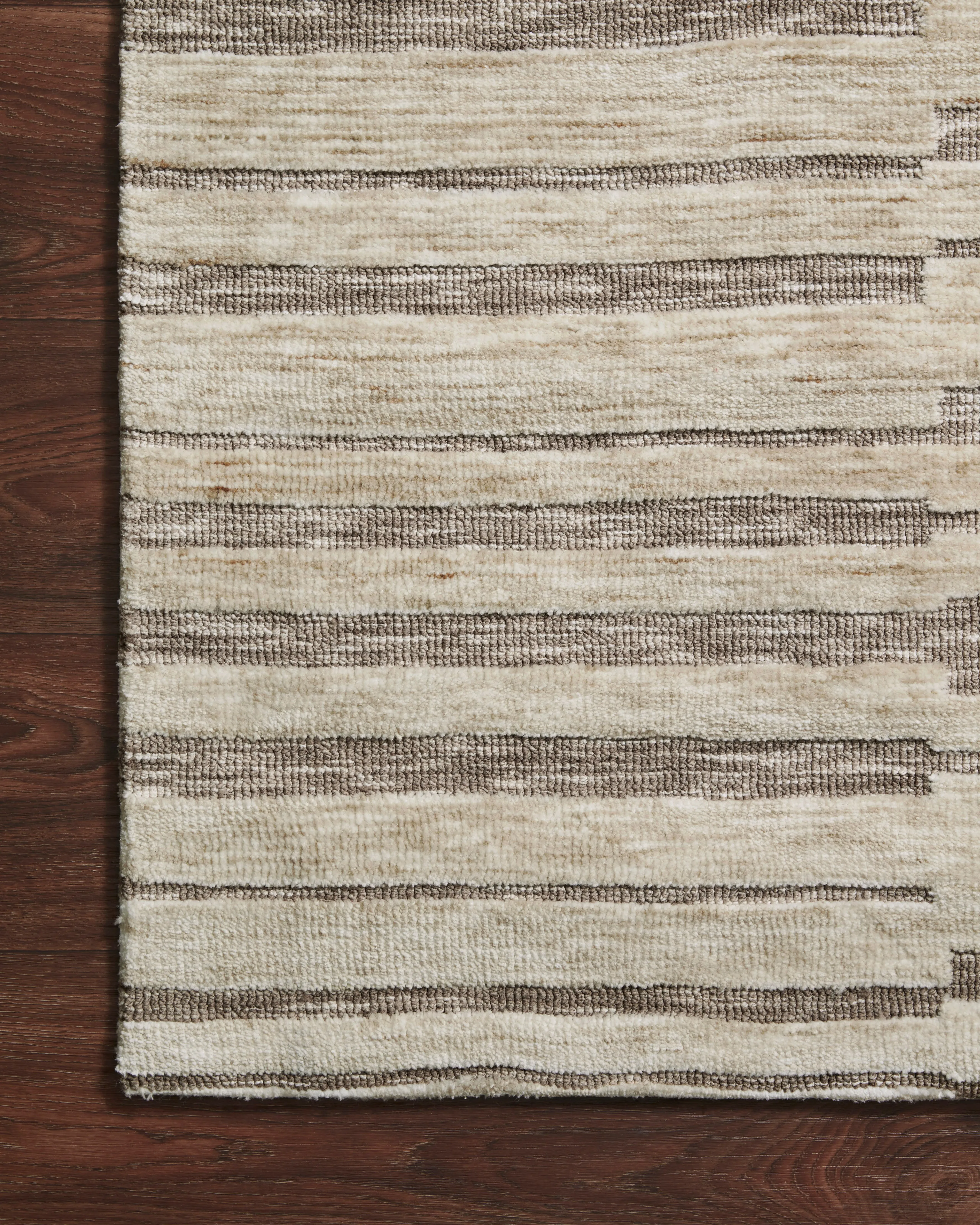 Loloi Neda Natural / Taupe Rug