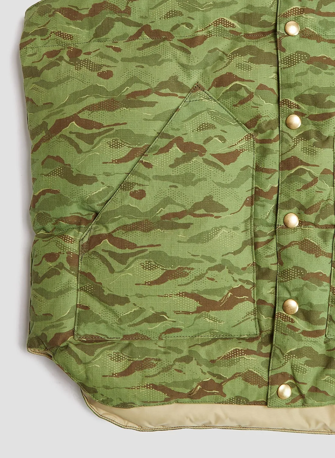 Rocky Mountain Featherbed x Nigel Cabourn Down Vest Mountain Camo in Green