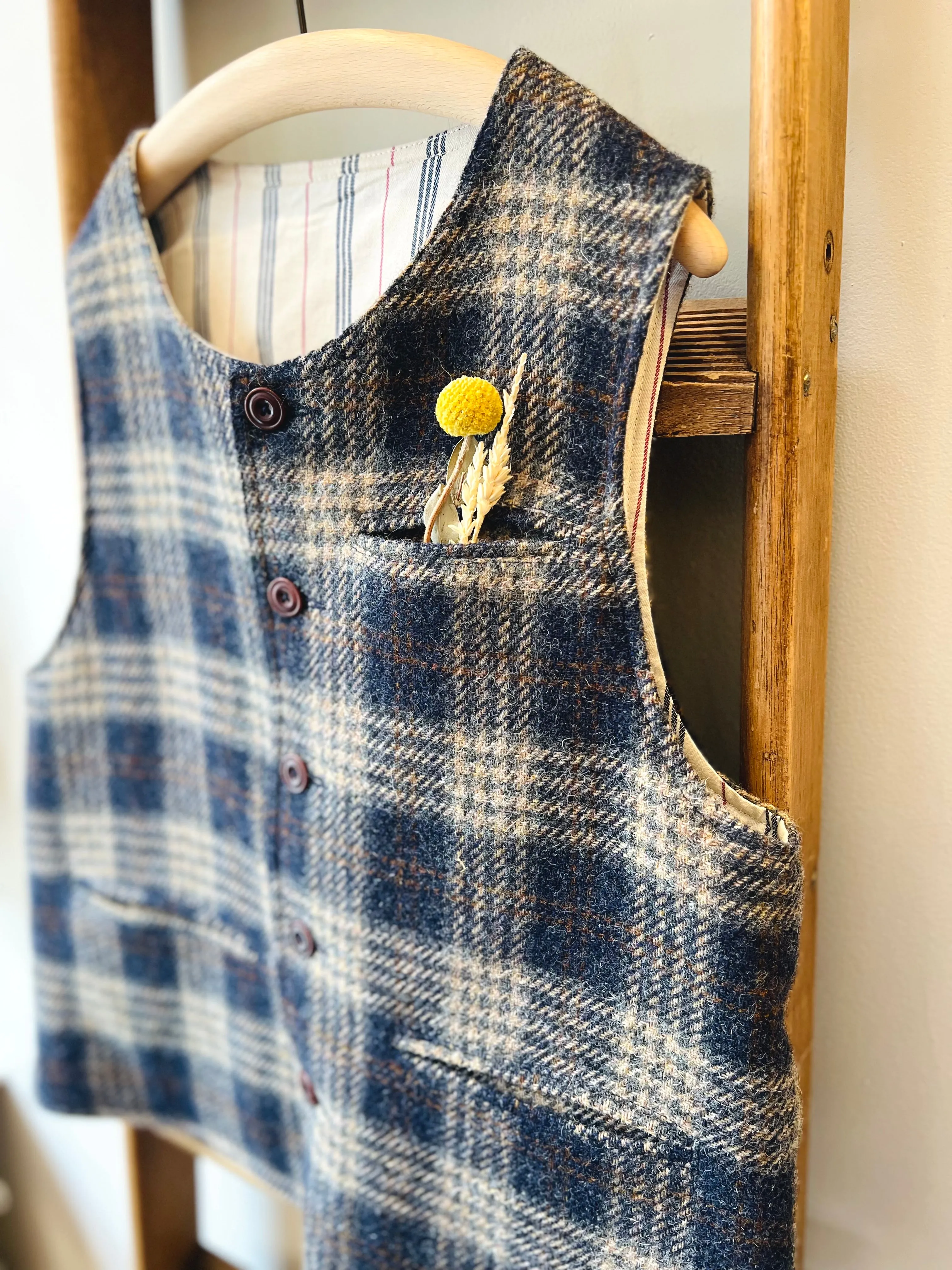 Tweed Reversible Vest / Navy Check