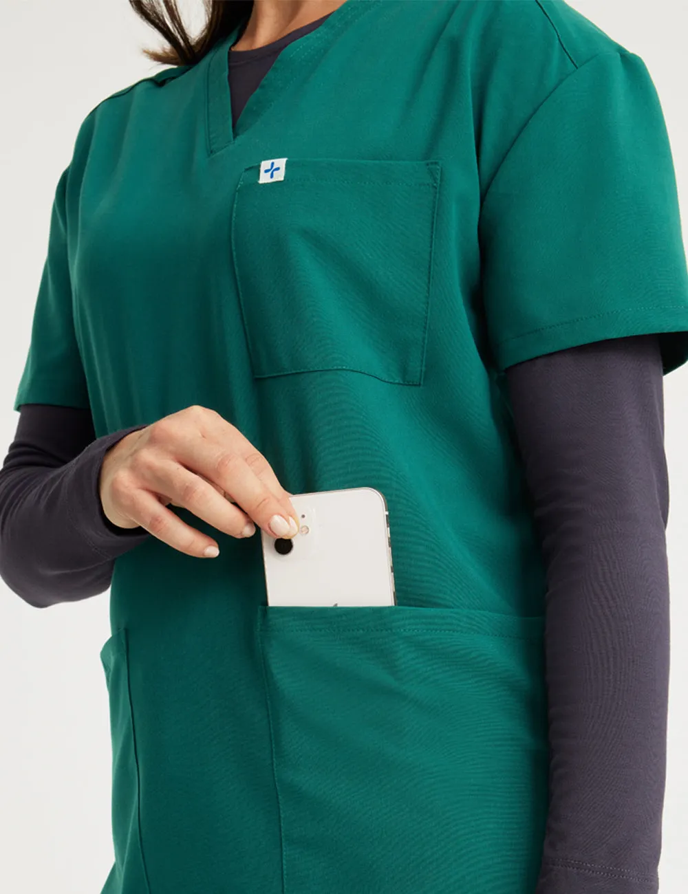 Womens 3-Pocket V-Neck Scrub Top - Hunter Green